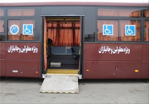 تهران| تبلیغ حقوق معلولان بر روی بدنه اتوبوس‌های BRT/ آموزش کارکنان ایستگاه های اتوبوس برای کمک به معلولان