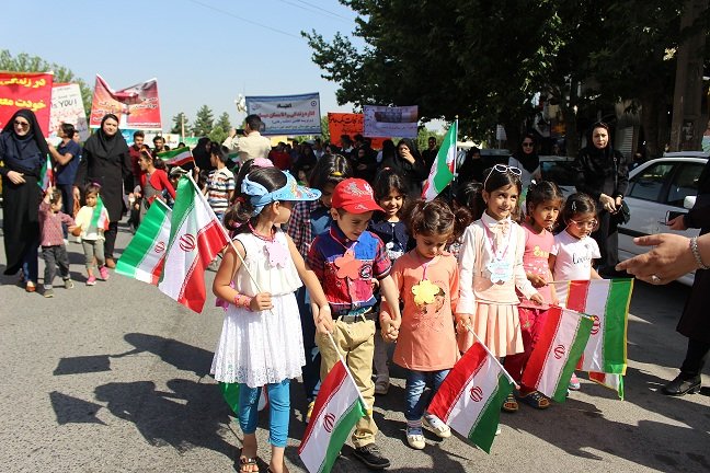 استان کهگیلویه و بویراحمد | راهپیمایی کودکان مهد کودک استان به مناسبت هفته مبارزه با مواد مخدر