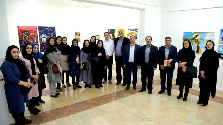 آذربایجان غربی| حضور مدیر کل بهزیستی استان در نمایشگاه نقاشی بیماران اعصاب وروان 