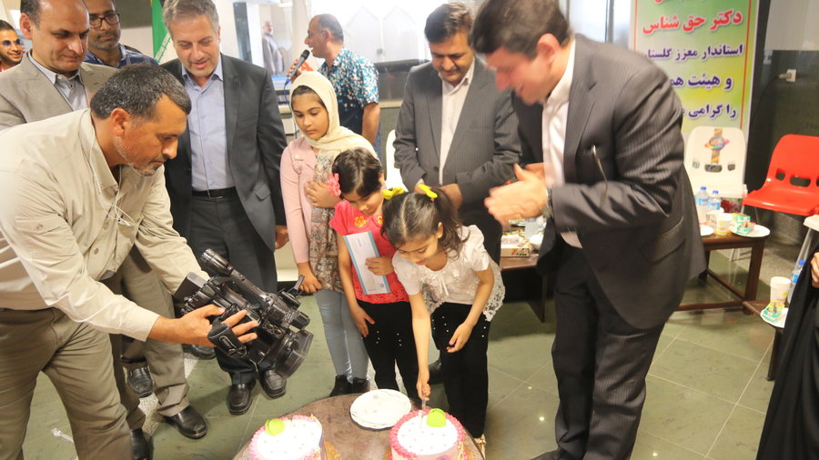 گلستان| دیدار استاندار با کودکان دختر تحت سرپرست بهزیستی و تبریک روز دختر