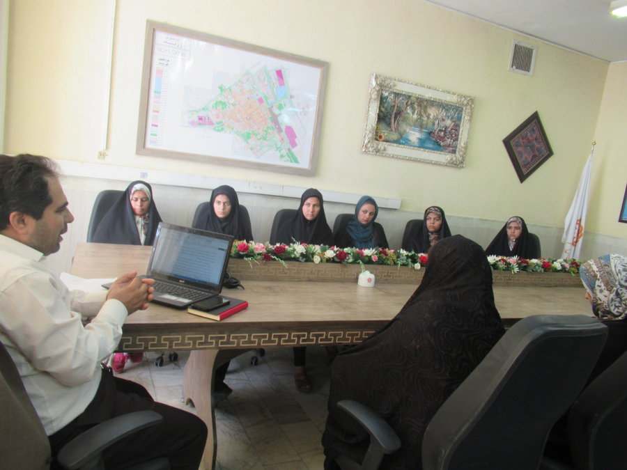 کرمان |برگزاری دوره آموزشی دوران بلوغ نوجوانی ویژه مددجویان تحت نظارت بهزیستی شهرستان زرند 