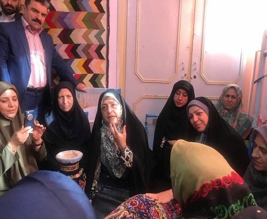 کردستان| سنندج |بازدید ابتکار، معاون رئیس جمهور در امور زنان و خانواده از آموزشگاه ترنج در سنندج