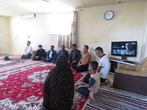 اصفهان| خوروبیابانک| دیدار معاون فرماندار شهرستان با خانواده معلولین و مددجویان تحت پوشش بهزیستی
