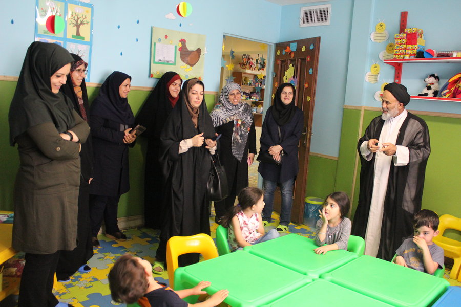 تهران| ری| مدیر ری از طرح کتاب خوانی مهدهای کودک بازدید کرد