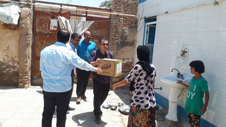 خوزستان|هزار و ۸۸۰ بسته موادغذایی بین مددجویان سیل زده توزیع شد