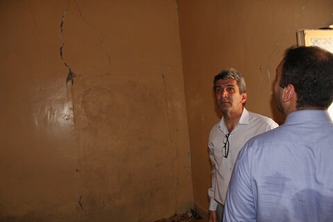 بازدید مهندس ربوبی از منازل زلزله زده  مددجویان مسجد سلیمان