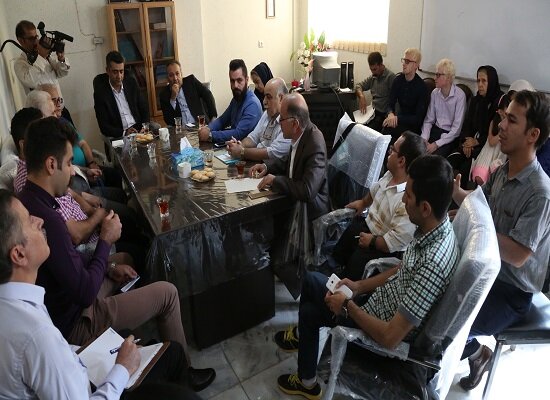 کردستان |نشست صمیمانه انجمن‌های معلولین کردستان با نماینده مجلس