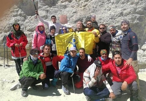 برفراز بام ایران/ گزارشی از صعود کوهنوردان نابینا به قله ۵۶۷۱متری دماوند