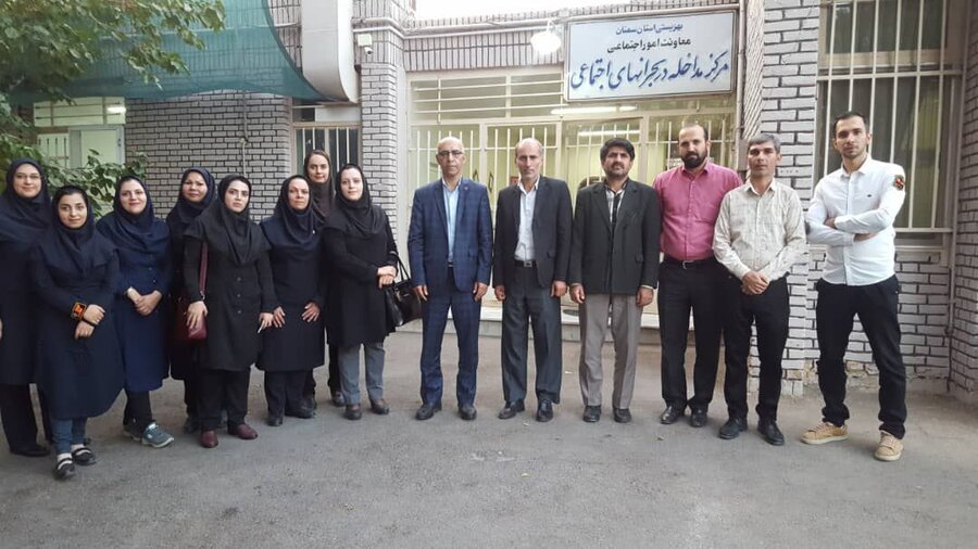 استان سمنان ا نشست تخصصی مدیر کل با کارشناسان اورژانس اجتماعی