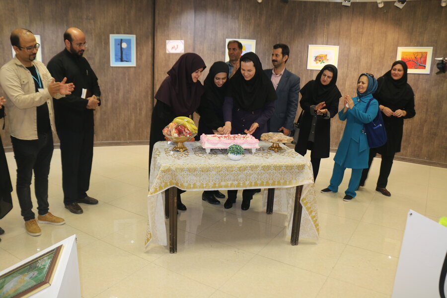 گزارش تصویری | افتتاح نمایشگاه نقاشی و صنایع دستی سالمندان 