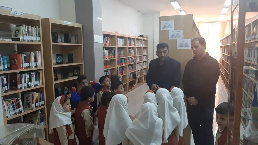 باوی|کودکان مهدها به مناسبت روز جهانی کودک در کتابخانه مرکزی حضور پیدا کردند