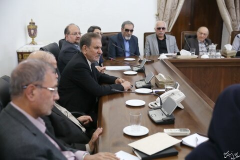 دیدار جمعی از نابینایان نخبه کشور با معاون اول رئیس جمهور