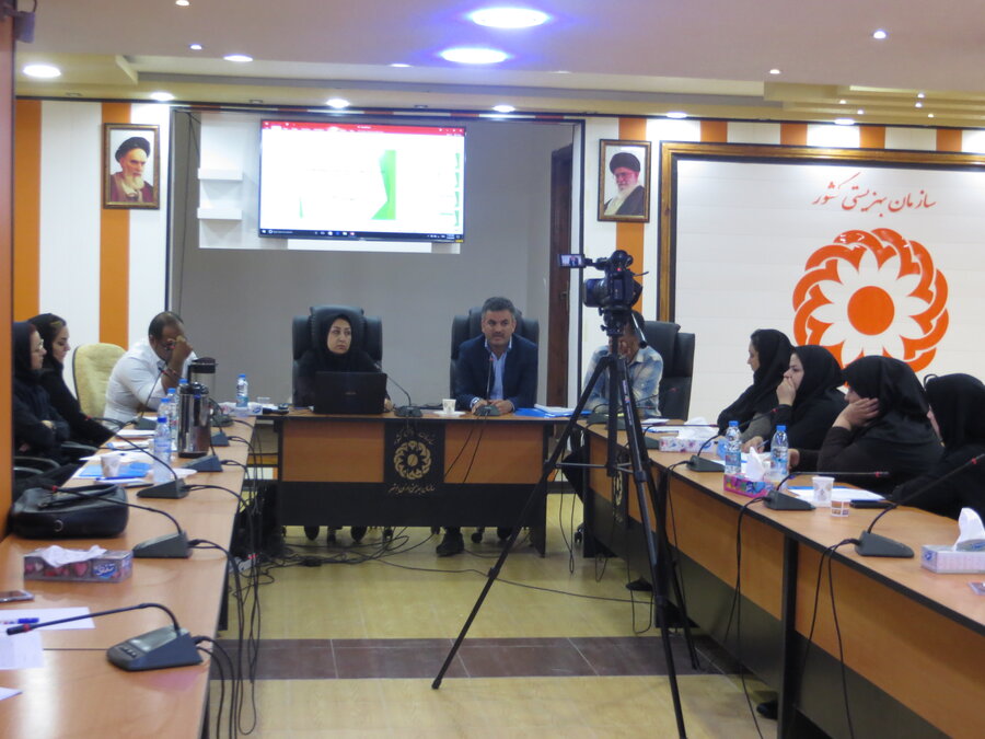 نشست توجیهی برنامه ملی پیشگیری از تنبلی چشم در بوشهر برگزار شد 