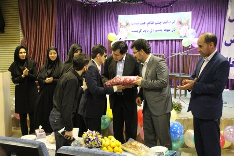 با حضور مدیرکل بهزیستی استان جشن عصای سفید برگزار شد
