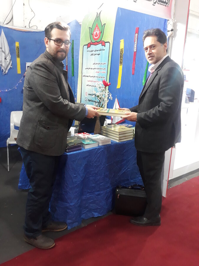 حضور دکتر حسین نحوی نژاد در نمایشگاه کتاب