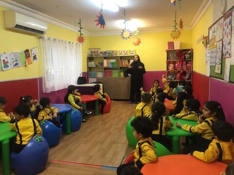 برگزاری کارگاه کنترل خشم و مهارت های ارتباطی در مهد کودک مهر و ماه کیش