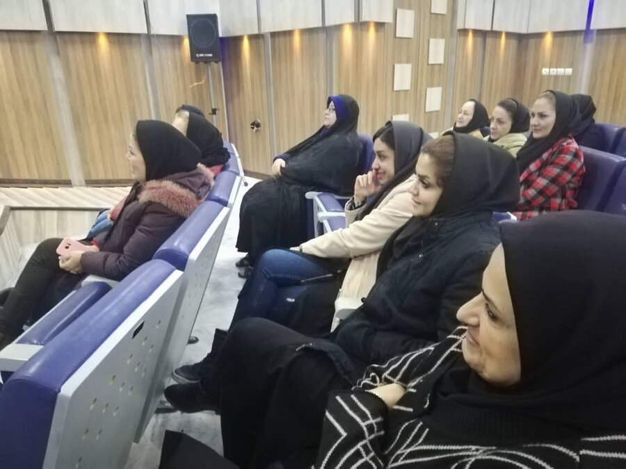 شهریار | کارگاه آموزشی نشست خانواده مطهر و خودشناسی برگزار شد