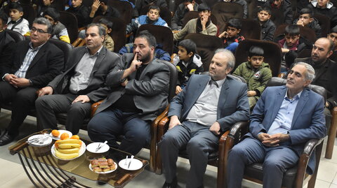 مراسم ویژه یلدا با حضور کودکان کار و خیابانی در کرمانشاه برگزار شد