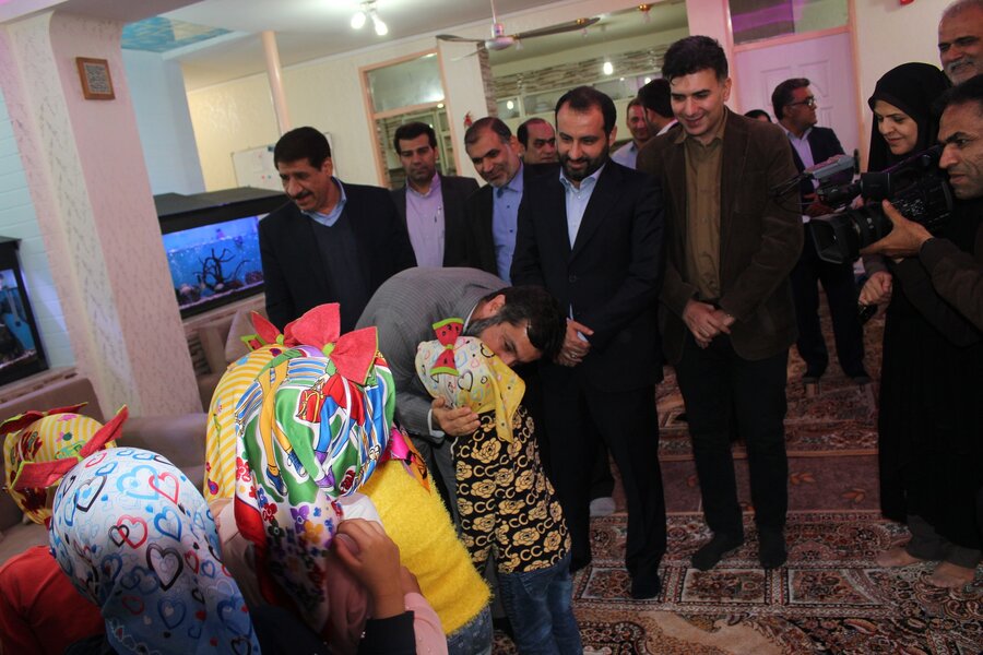 حضور استاندار خوزستان در جمع صمیمی کودکان تحت حمایت بهزیستی به مناسبت شب یلدا