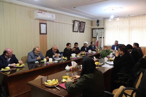 نشست دکتر قبادی با نمایندگان مراکز غیر دولتی بیرجند