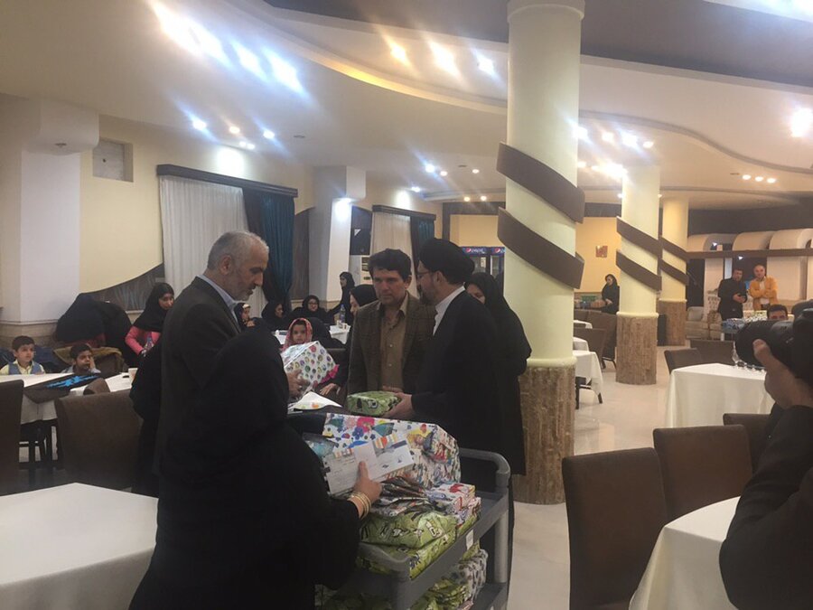ضیافت شام فرزندان تحت سرپرستی بهزیستی به میزبانی  دادستان عمومی و انقلاب مرکز استان