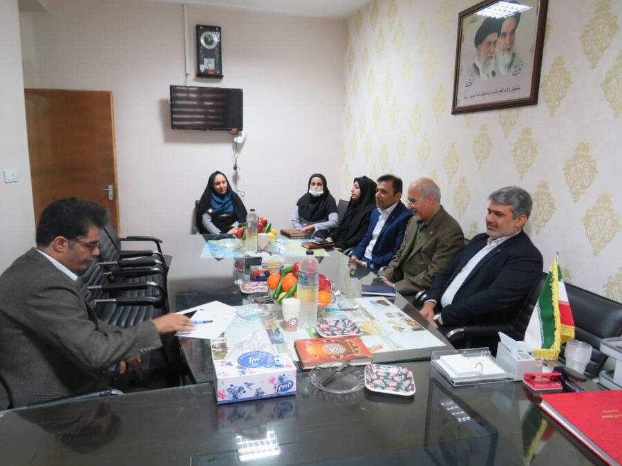 نشست هم اندیشی مدیر کل بهزیستی استان با اعضای شورای اسلامی شهر تنگستان برگزار شد