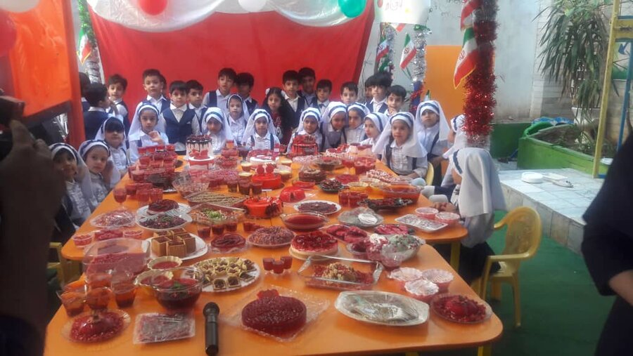 جشنواره (انار) با موضوع غذای سالم در مهد کودک نیکان شهر بوشهر برگزار شد