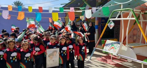 گزارش تصویری/ نواخته شدن زنگ انقلاب در مهدهای کودک استان