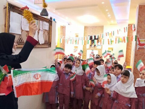 گزارش تصویری ا نواخته شدن زنگ انقلاب در مهدهای کودک استان اردبیل