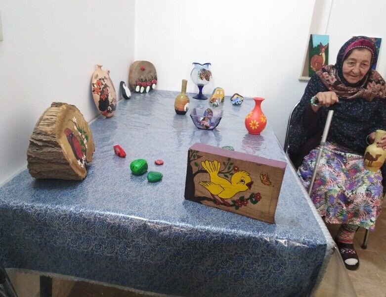 نمایشگاه توانمندی‌های سالمندان زرتشتی در یزد گشایش یافت
