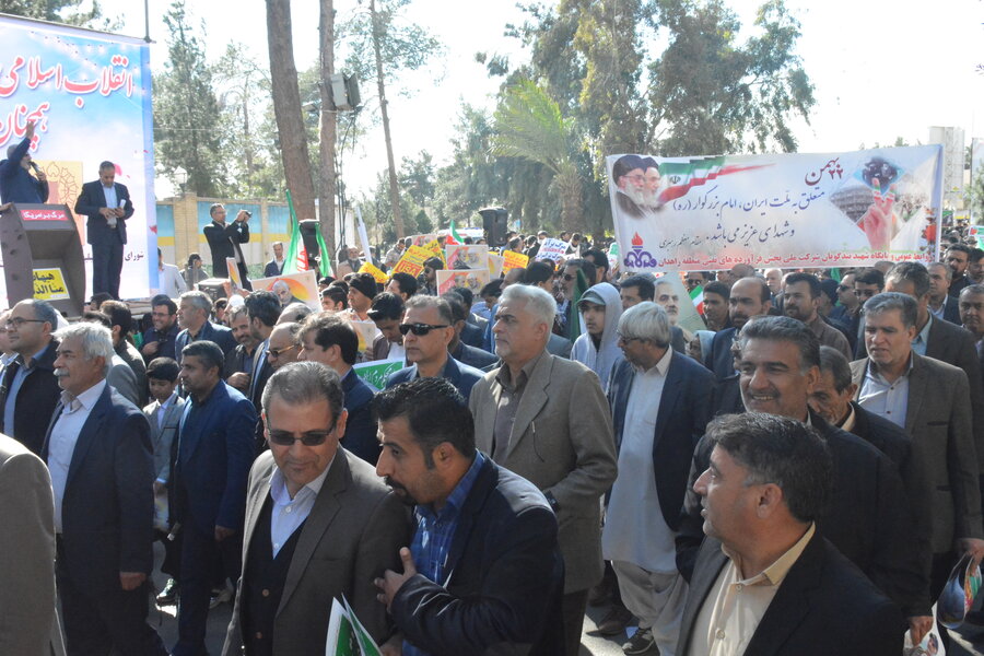 گزارش تصویری حضور کارکنان بهزیستی استان در راهپیمایی 22 بهمن
