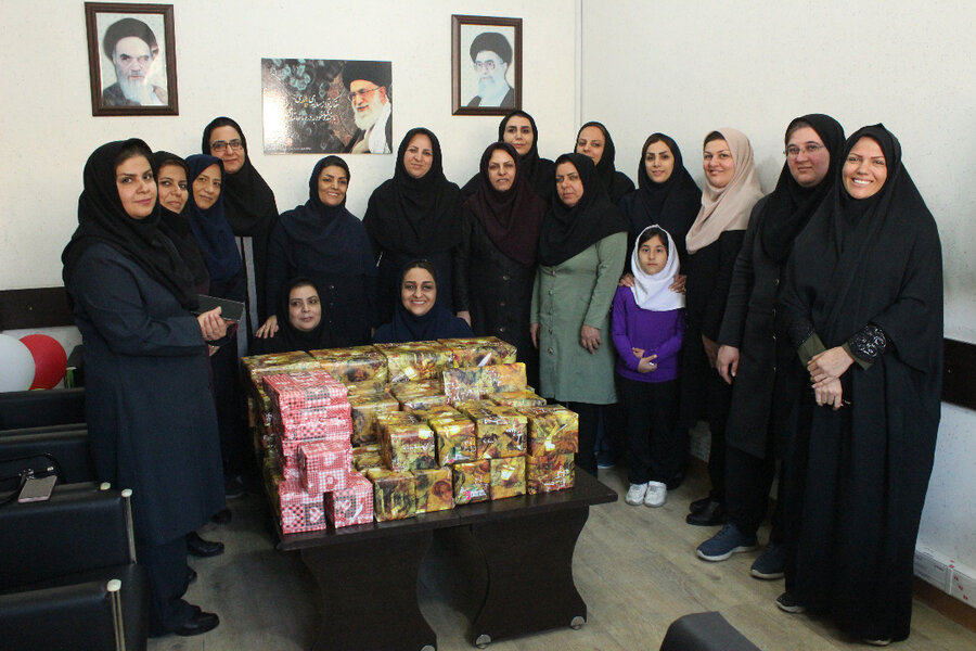 به مناسبت روز زن و مادر از بانوان شاغل در مدیریت بهزیستی شهرستان بوشهر تقدیر شد