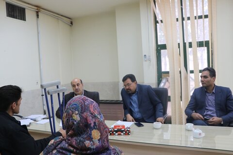 ملاقات عمومی مدیر کل بهزیستی استان کرمان با12نفر از مددجویان