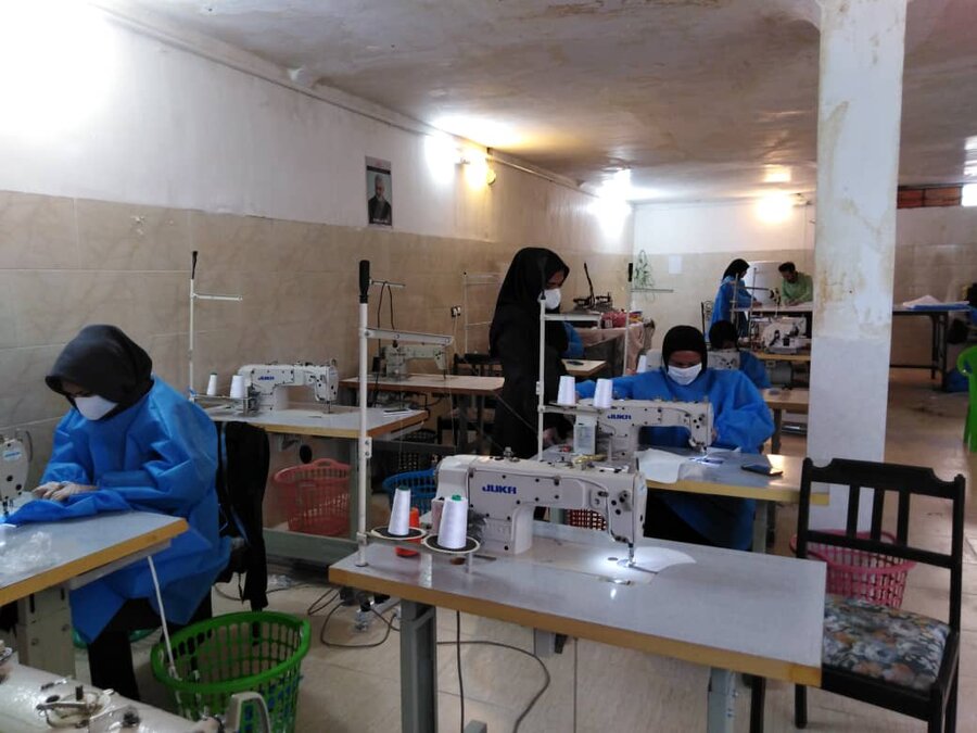 خط تولید ماسک پایگاه خدمات اجتماعی تدبیر و زندگی شهر کرمان راه اندازی شد