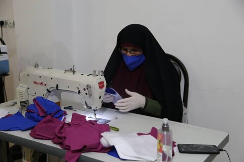 بازدید مدیر کل بهزیستی مازندران از کارگاه تولید ماسک و البسه بیمارستان