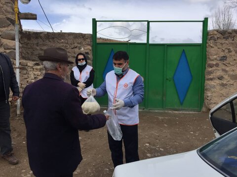 گزارش تصویری ا توزیع پک مواد ضد عفونی و سبد مواد غذایی توسط گروه همیار سلامت روان اجتماعی بهزیستی استان اردبیل