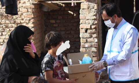 بسته های اقلام بهداشتی بین ۱۸۰ کودک کار خراسان جنوبی توزیع شد