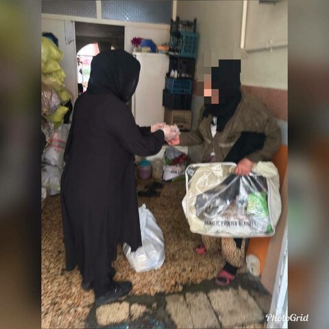 همزمان با حلول ماه مبارک رمضان ۴۰بسته مواد غذایی بین مددجویان نیازمند سازمان توزیع شد