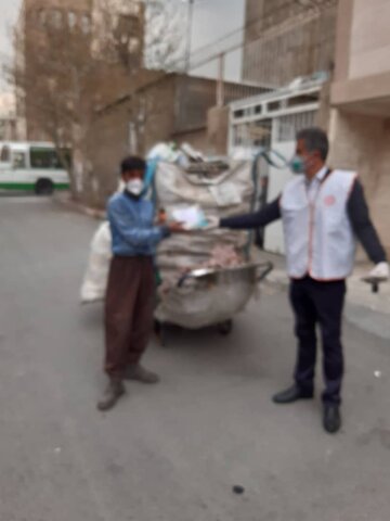 توزیع ۱۵۰۰ بسته  اقلام خوراکی بین ۱۵ پایگاه سلامت روان اجتماعی استان البرز