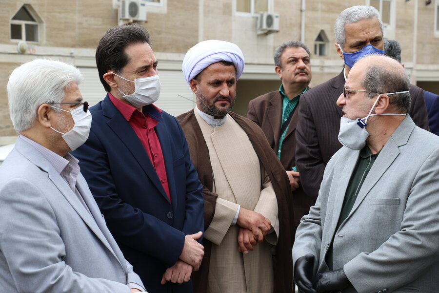 بازدید مدیر کل بهزیستی گیلان از پروژه سازه عصای سفید در سایت مسکن مهر رشت