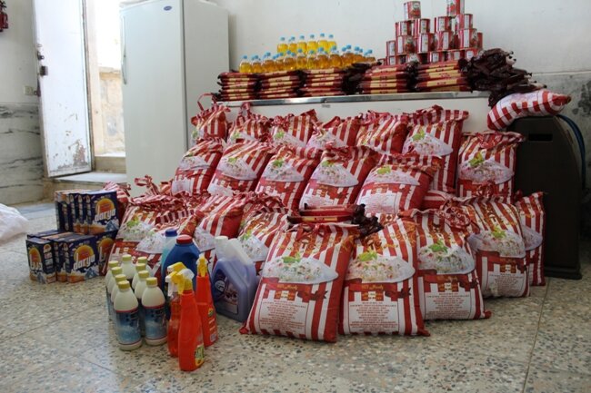 برخوار| توزیع 200 بسته غذایی در بین مددجویان بهزیستی شهرستان 
