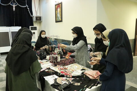 برپایی نمایشگاه حجاب وعفاف در بهزیستی استان کرمان