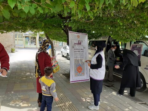اجرای برنامه مانور اورژانس اجتماعی بهزیستی استان اردبیل درمیادین اصلی شهر به مناسبت هفته بهزیستی با ارایه خدمات به عموم مردم و پخش بروشور تبلیغاتی اورژانس