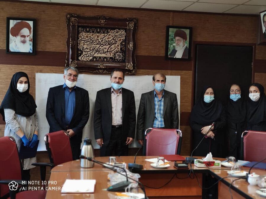 نشست مدیرکل بهزیستی استان تهران با کارکنان ایثارگر