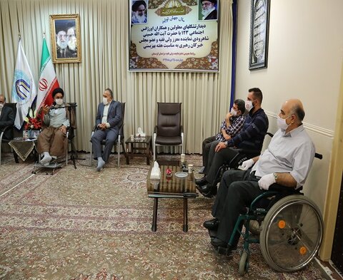 گزارش تصویری / دیدار تشکلهای معلولین و پرسنل اورژانس اجتماعی 123 با نماینده ولی فقیه در استان کردستان