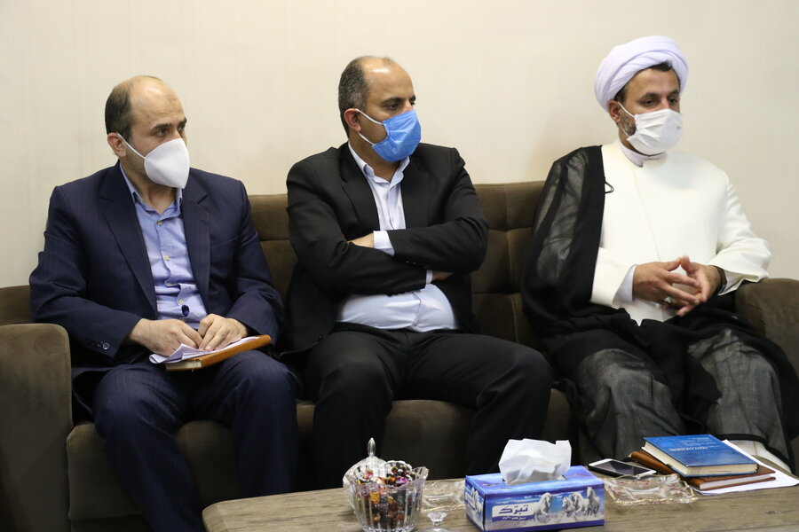 دیدار نایب رئیس شورای شهر رشت با دکتر حسین نحوی نژاد به مناسبت گرامیداشت هفته بهزیستی