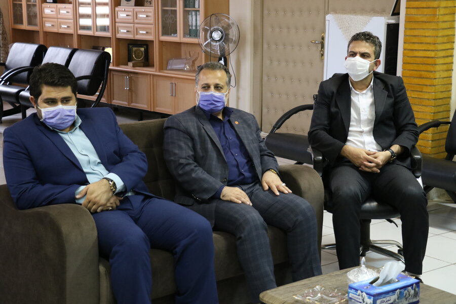 دیدار نایب رئیس شورای شهر رشت با دکتر حسین نحوی نژاد به مناسبت گرامیداشت هفته بهزیستی