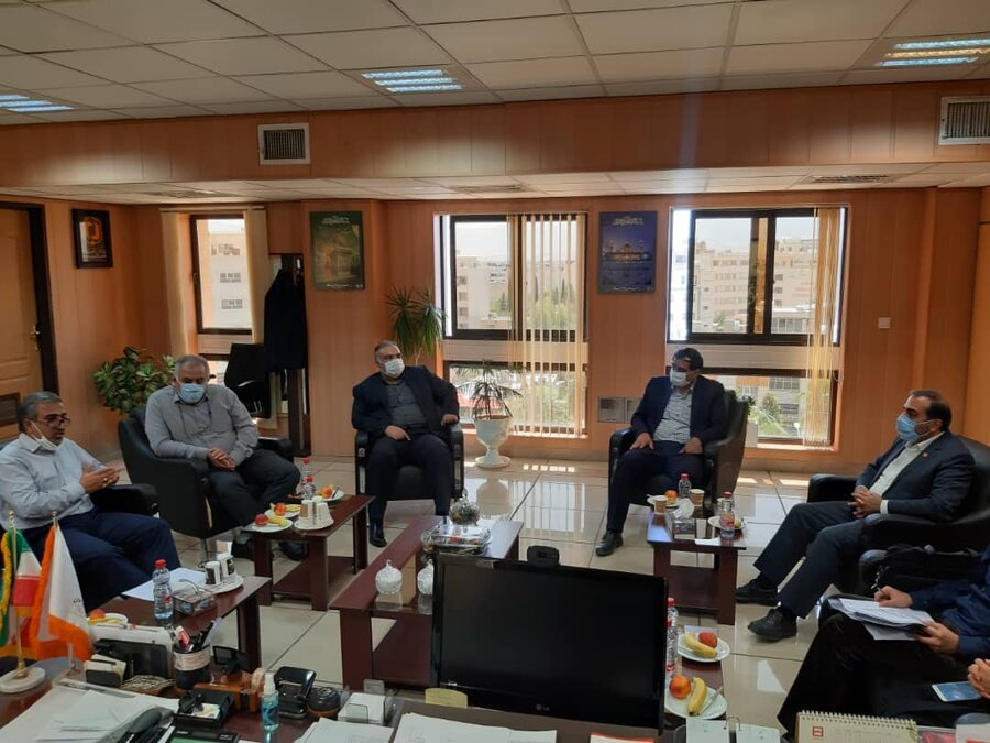نشست مشترک مدیران بهزیستی فارس با مدیران کشوری  و استانی بنیاد مسکن 