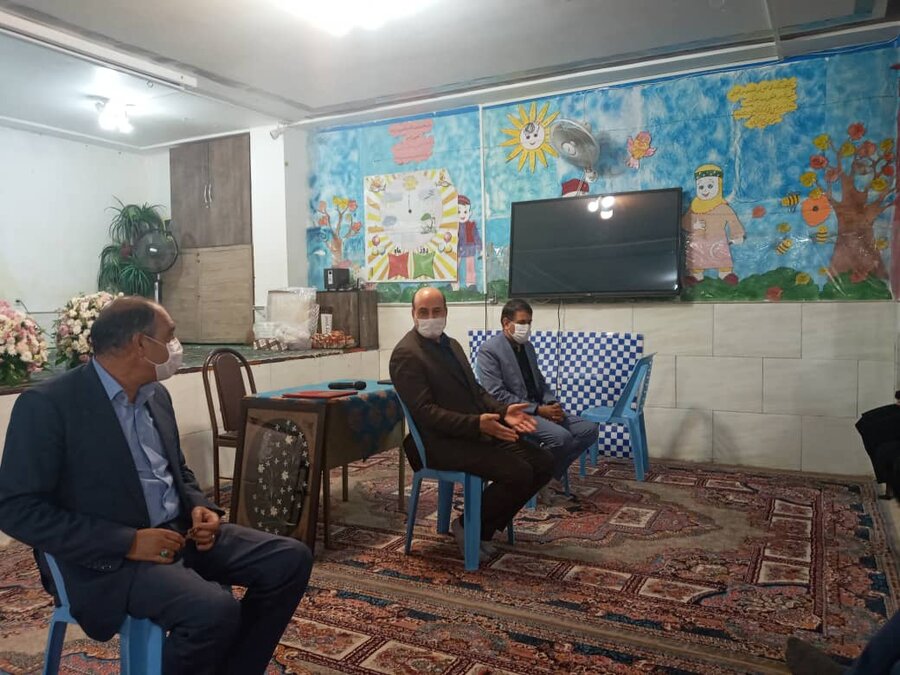 مدیرکل بهزیستی استان کرمان در دیدار با کارکنان بهزیستی بر داشتن نگاه علمی و مسئولیت بذیری نسبت به مسائل اجتماعی تاکید کرد 