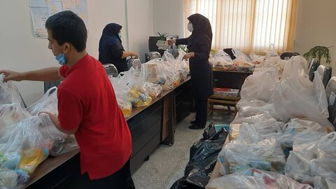 گزارش تصویری| شمیرانات| روند آماده سازی بسته حمایتی در مراکز دولتی بهزیستی شمیرانات  در قالب پویش سراسری ایران همدل